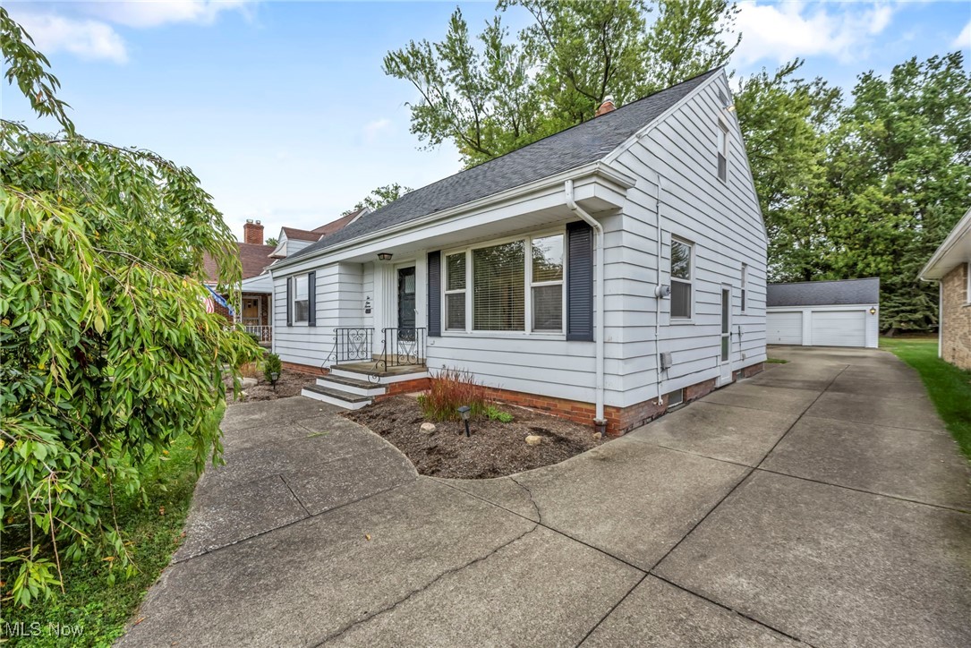 297 E 260th Street