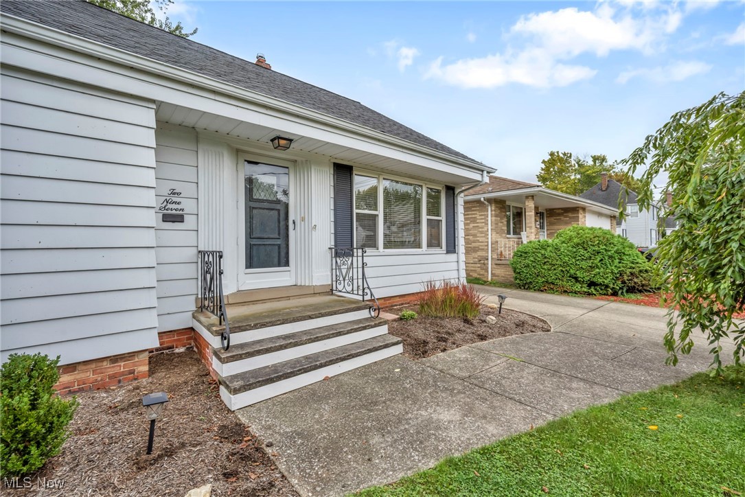 297 E 260th Street