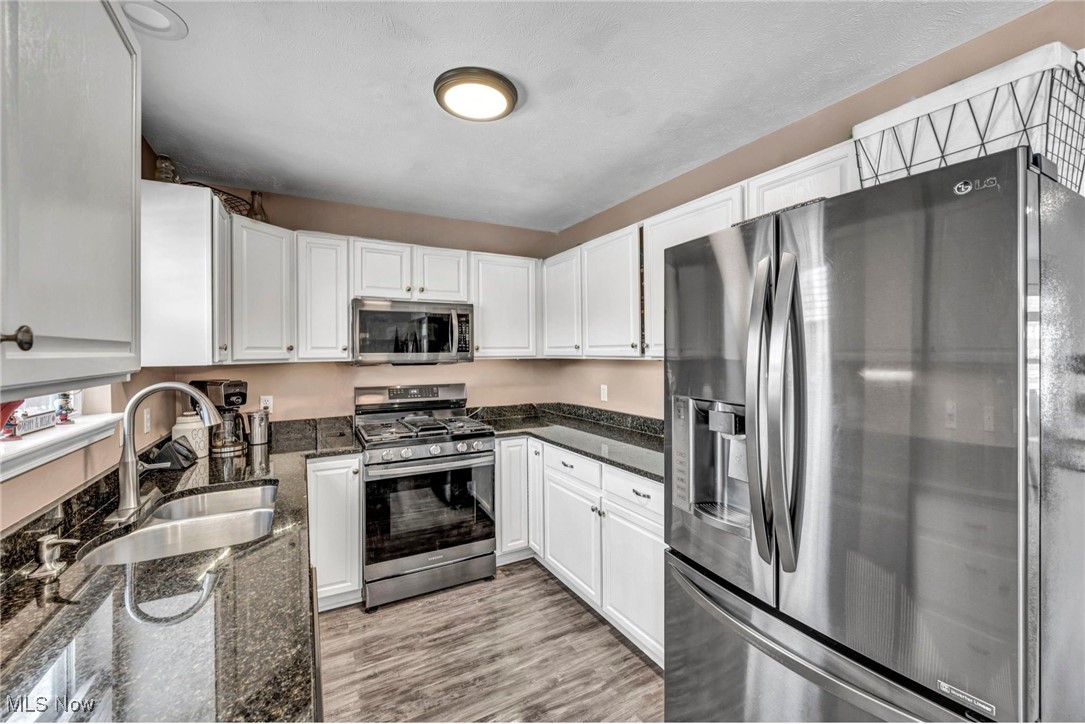 5827 Tanager Court
