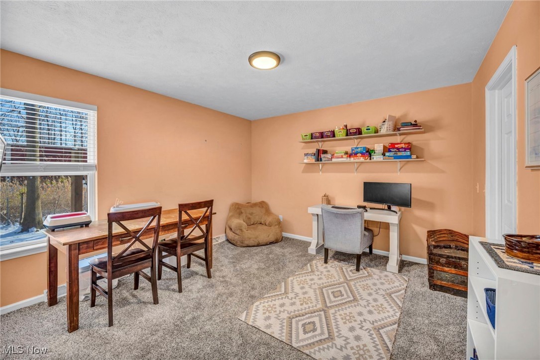 5827 Tanager Court