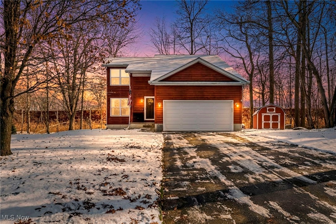 5827 Tanager Court