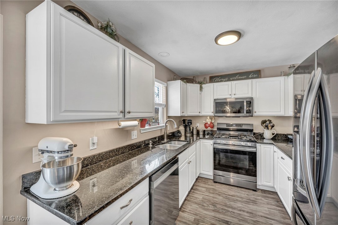 5827 Tanager Court
