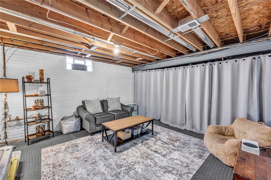 5827 Tanager Court