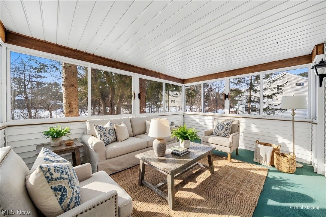 244 S Oval Drive