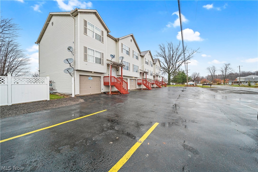 6037 Lake Road W
