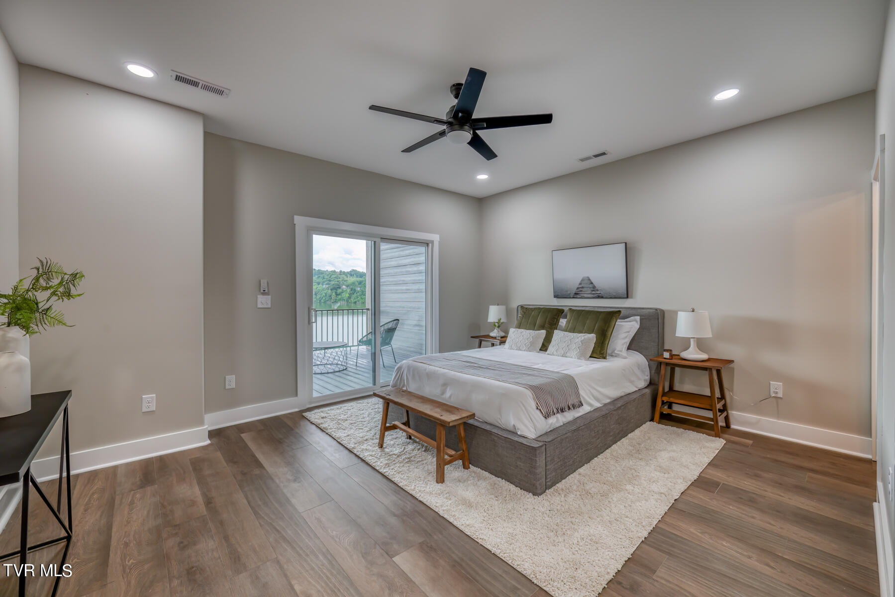 4160 Bristol Highway, 501