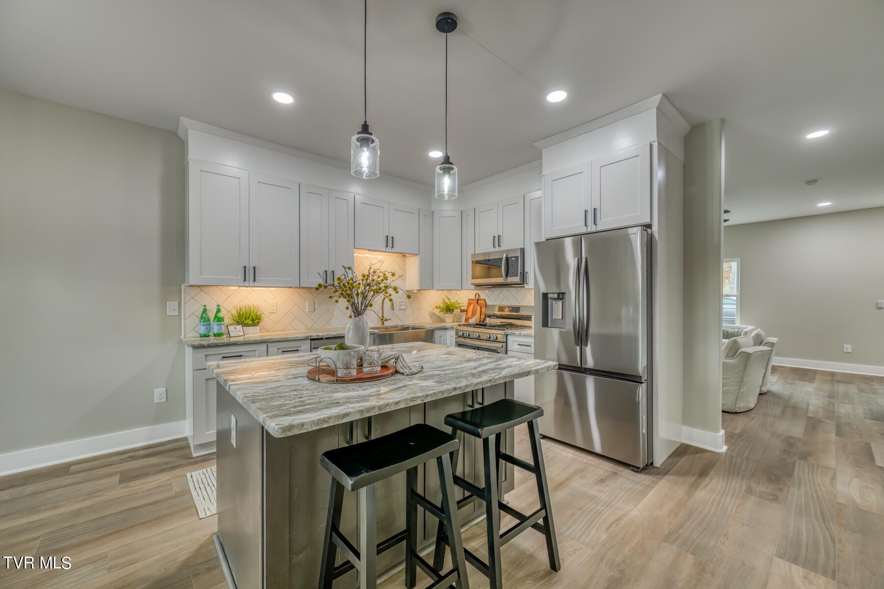 4160 Bristol Highway, 501