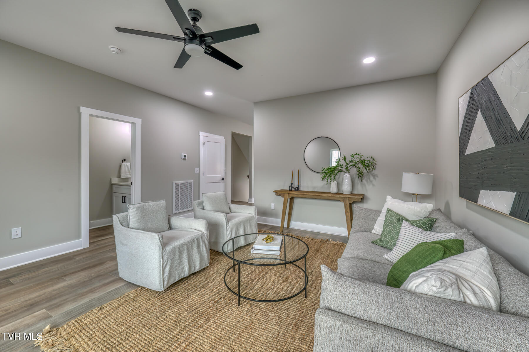 4160 Bristol Highway, 501