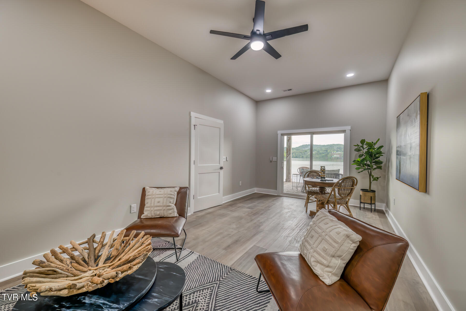 4160 Bristol Highway, 501