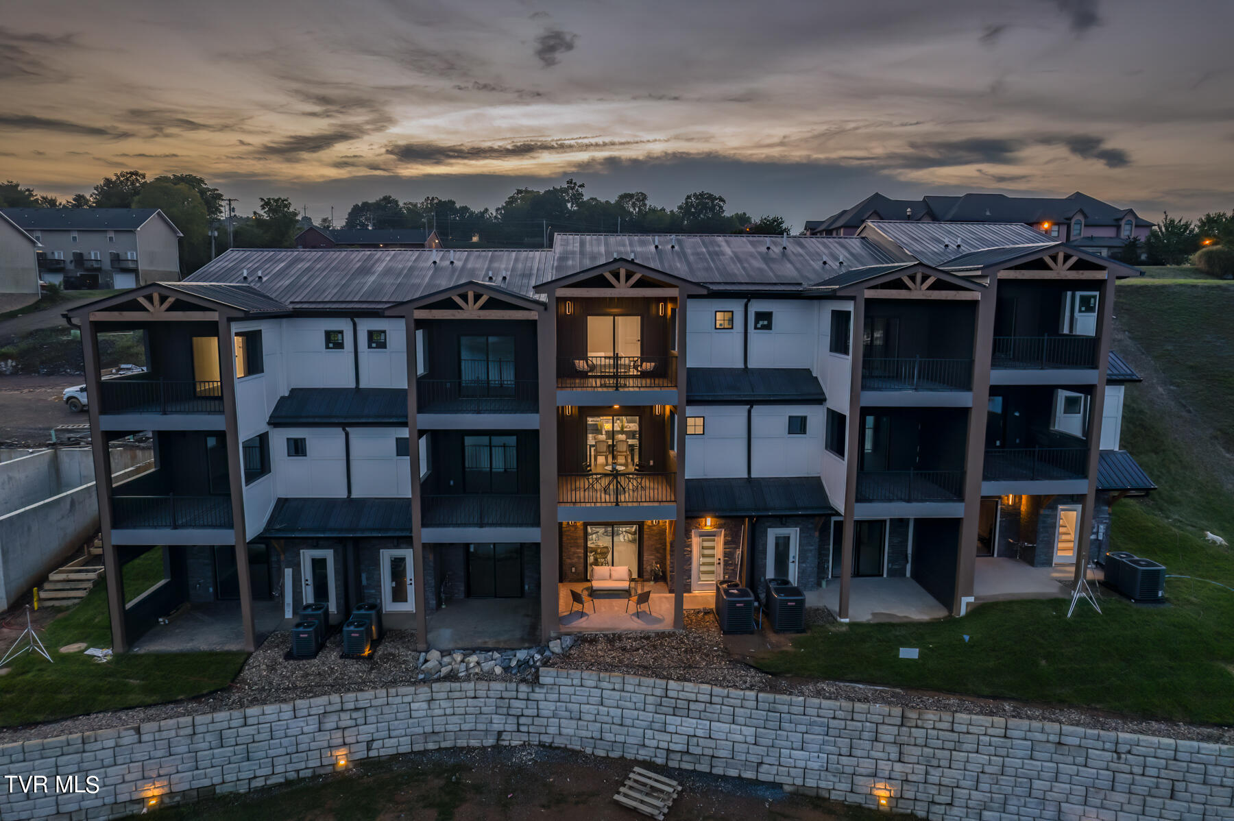 4160 Bristol Highway, 501