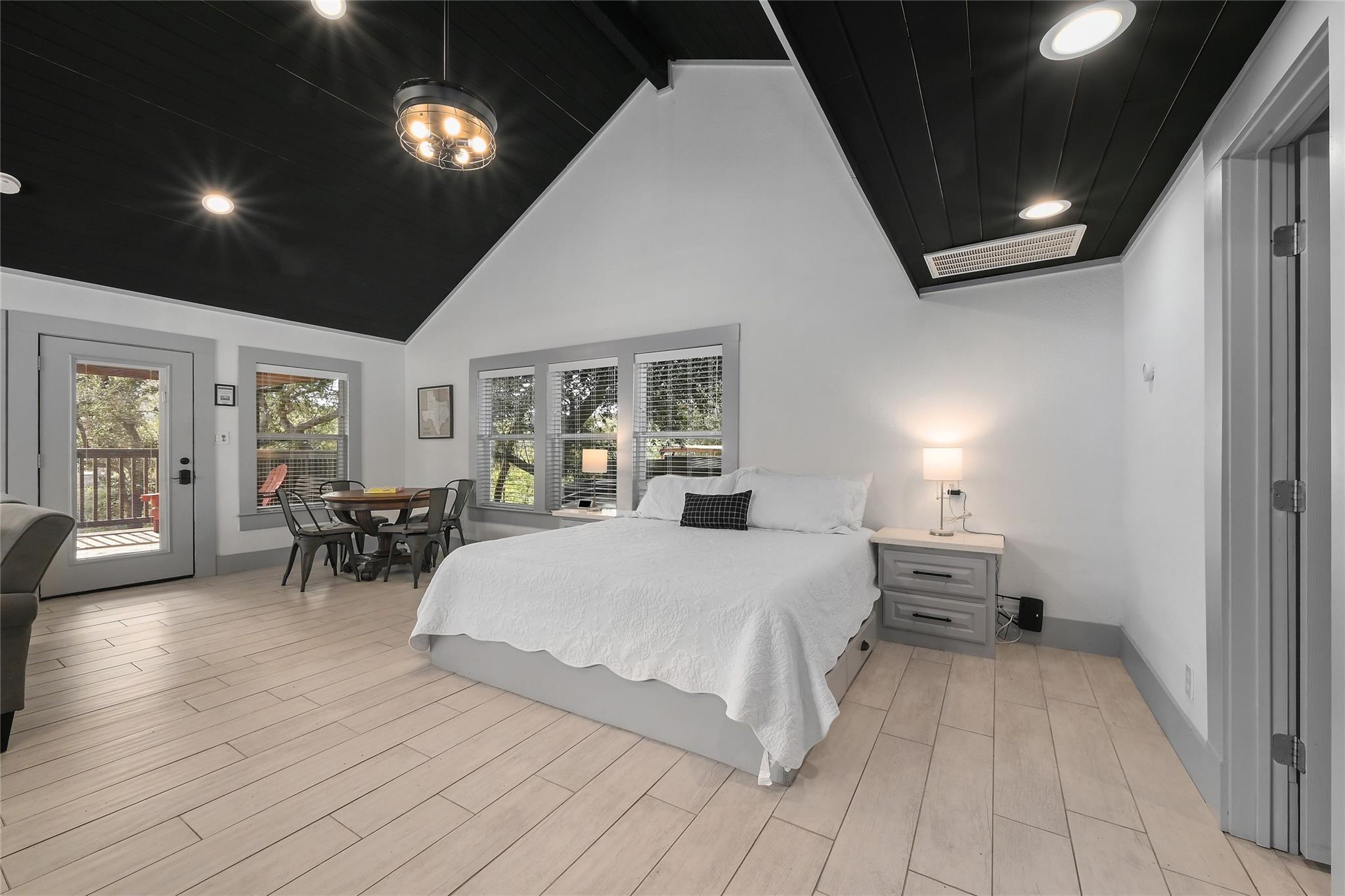2903 Oak Ridge DR