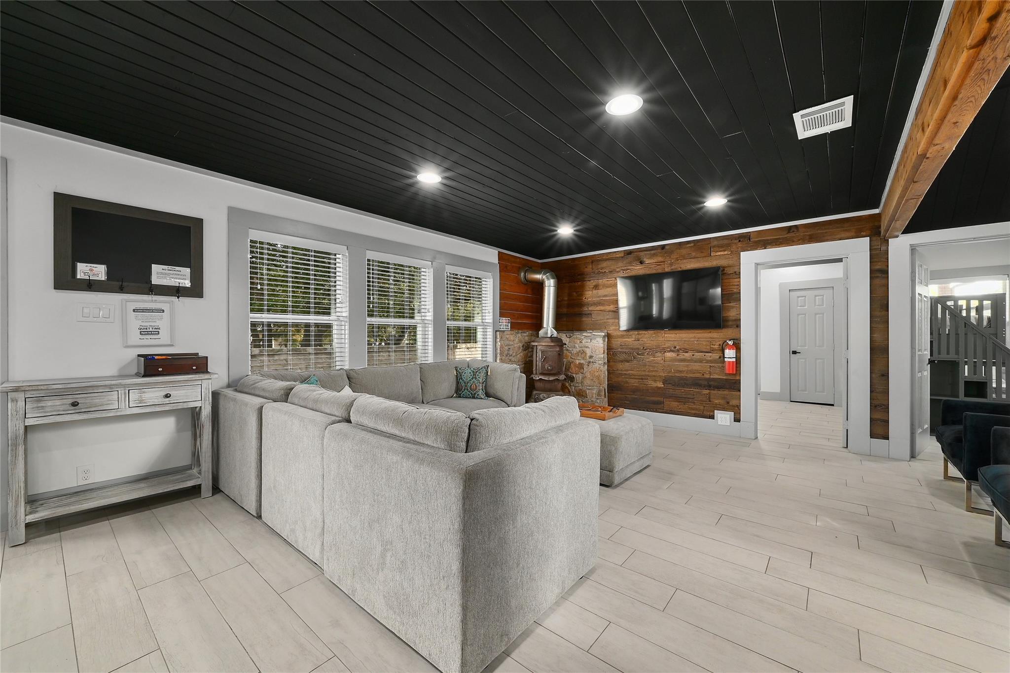 2903 Oak Ridge DR