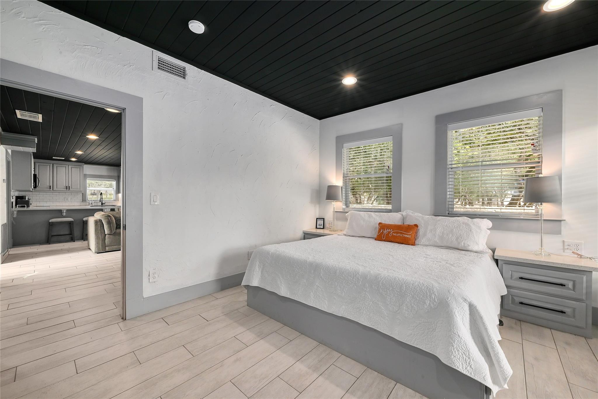 2903 Oak Ridge DR