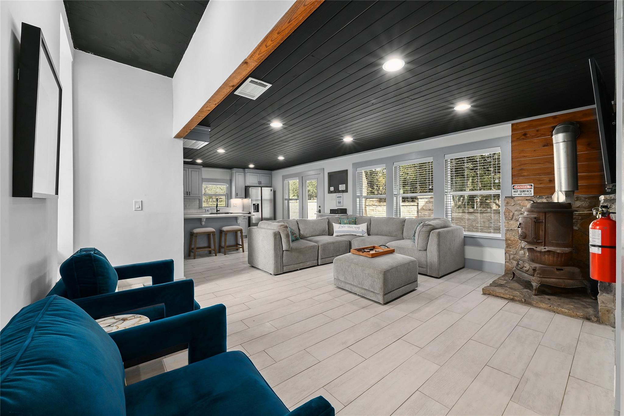 2903 Oak Ridge DR