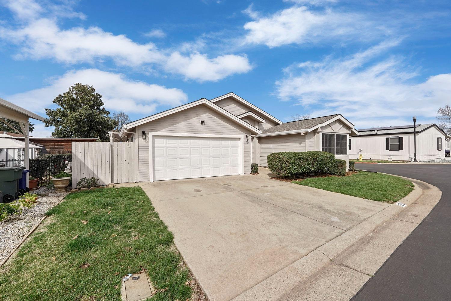 1400 W Marlette Street 109