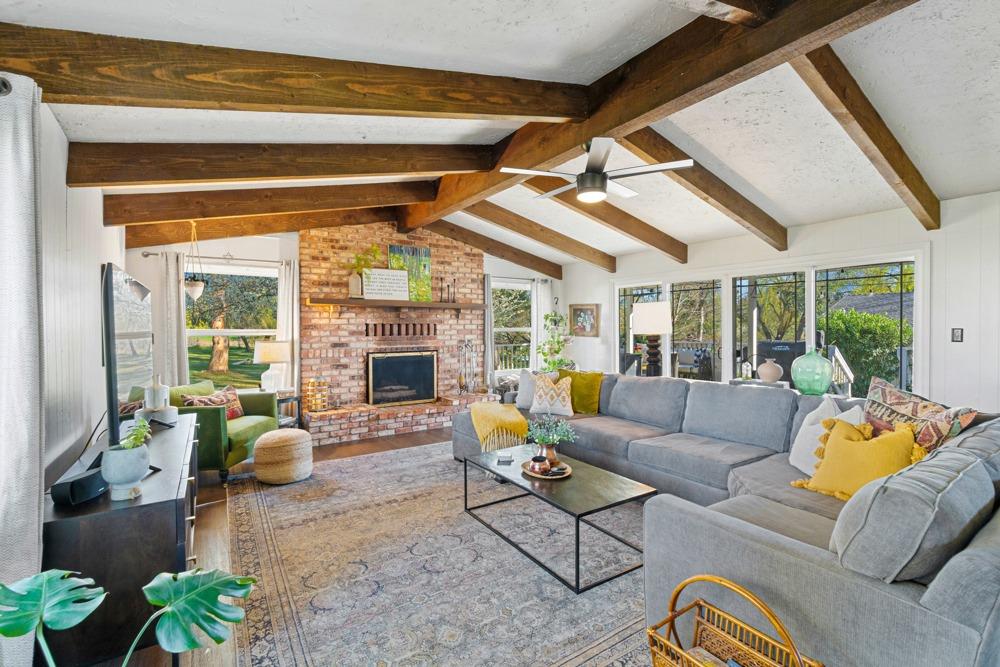 7550 Thousand Oaks Drive