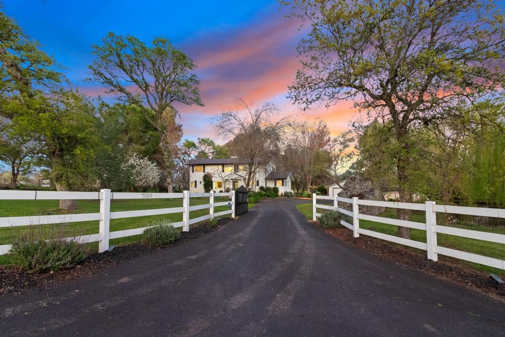 7550 Thousand Oaks Drive