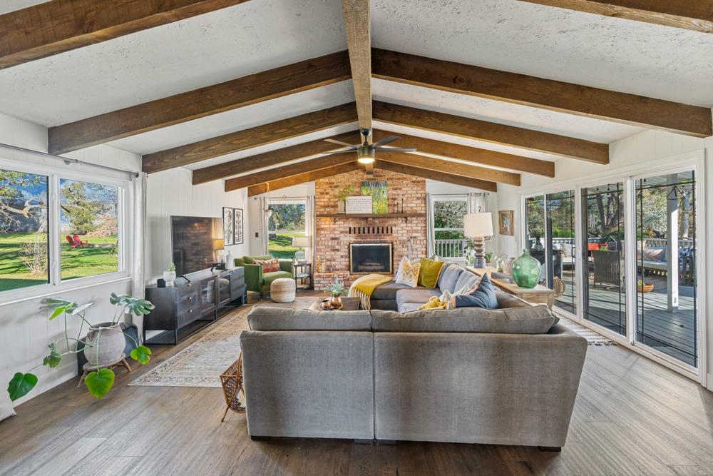 7550 Thousand Oaks Drive