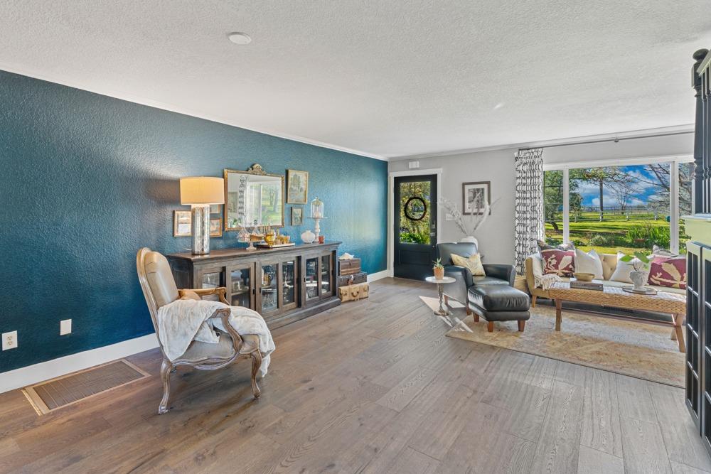 7550 Thousand Oaks Drive