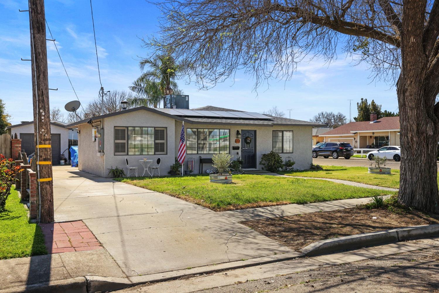 698 Wallis Avenue