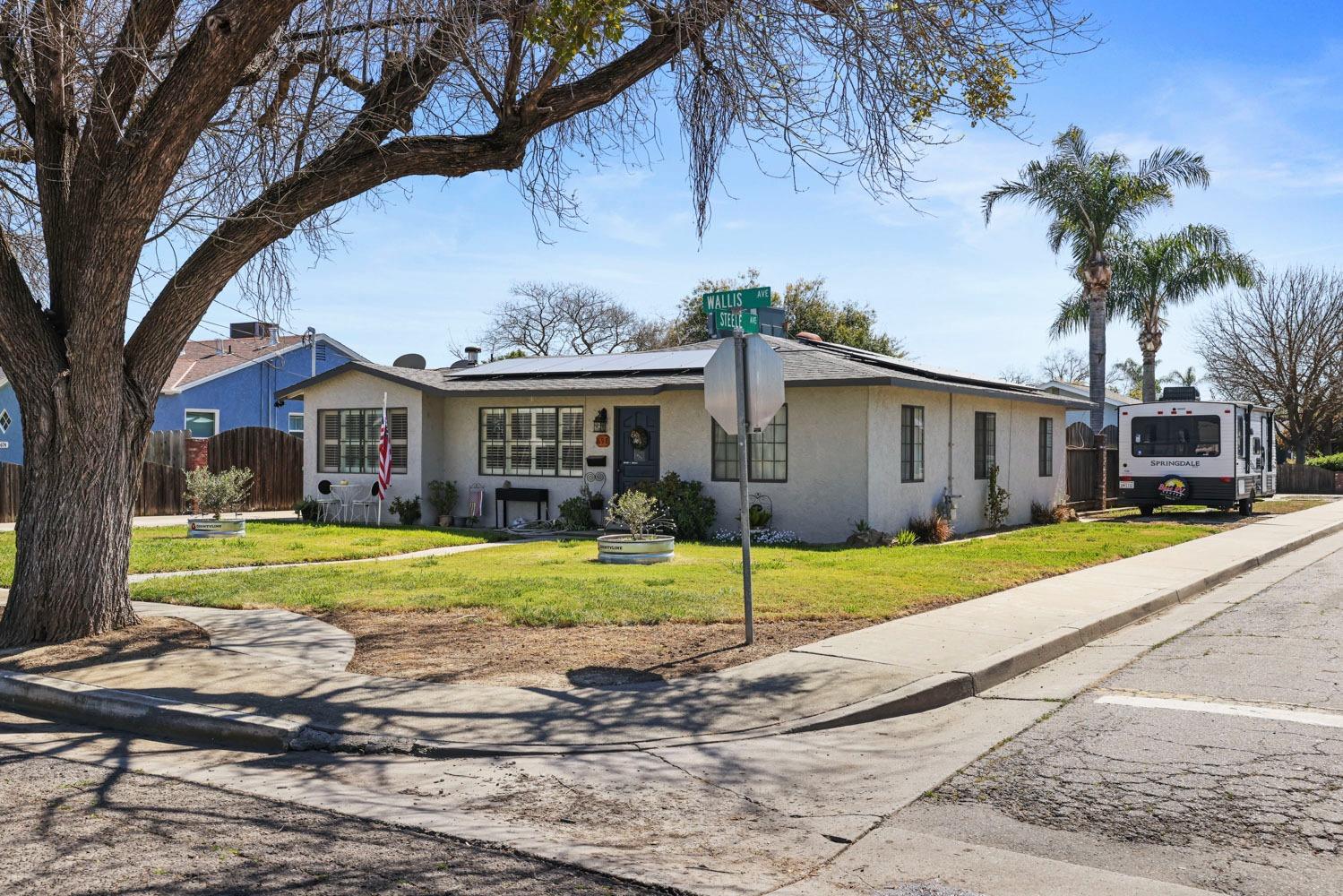 698 Wallis Avenue