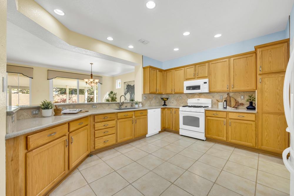 7409 School House Lane