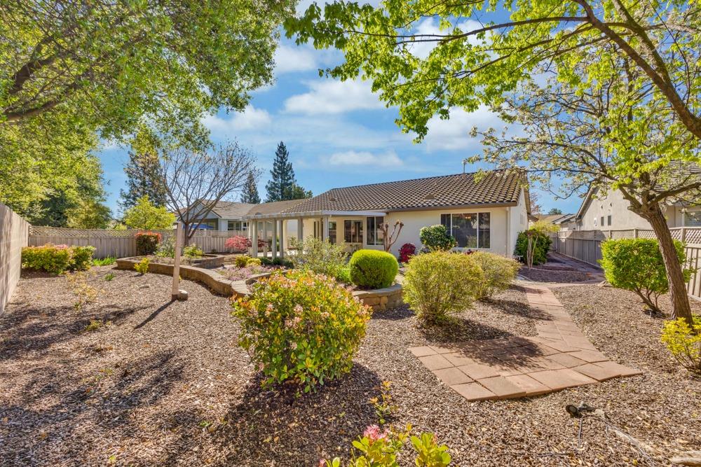 7409 School House Lane