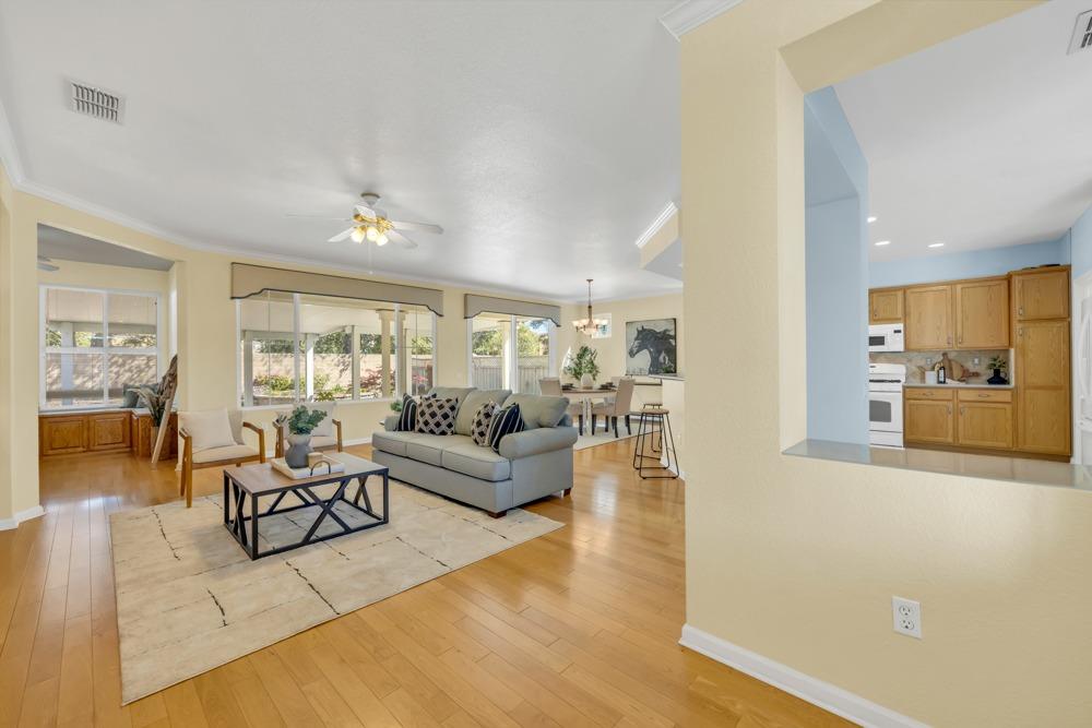 7409 School House Lane