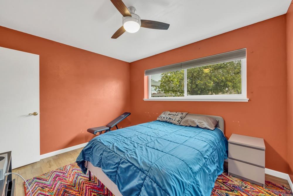 9 Lakeshore Circle