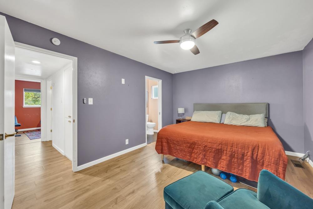 9 Lakeshore Circle