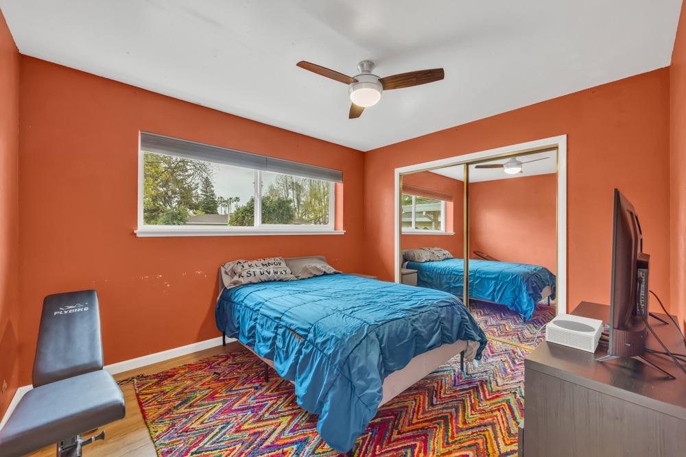 9 Lakeshore Circle