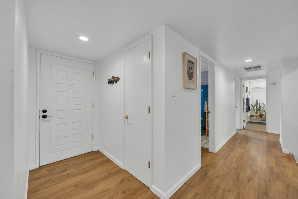9 Lakeshore Circle