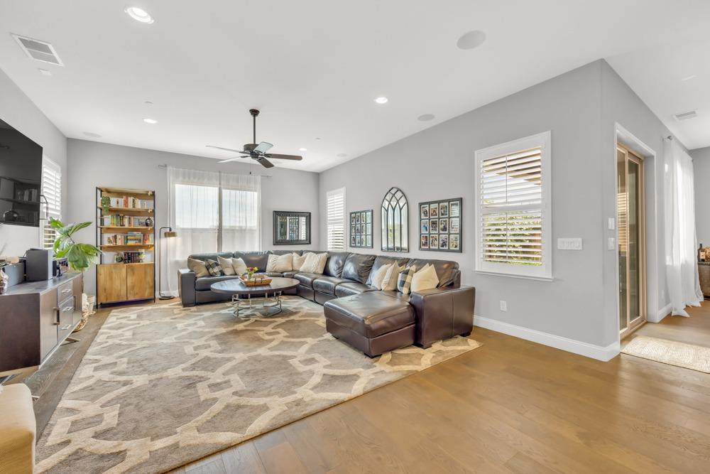 5554 Cannes Way