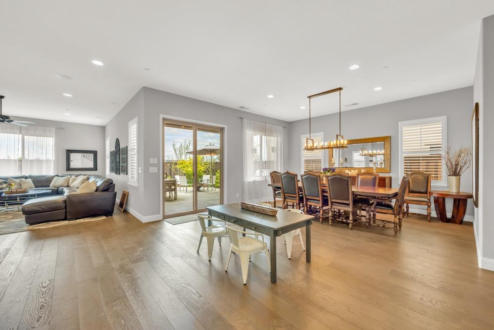 5554 Cannes Way