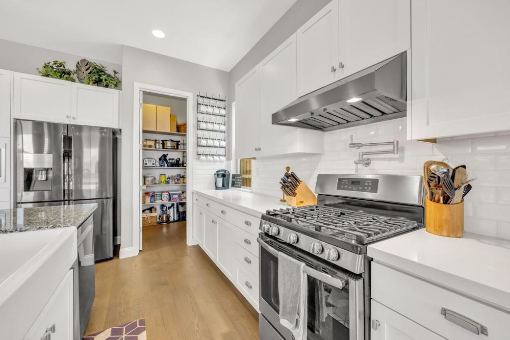5554 Cannes Way