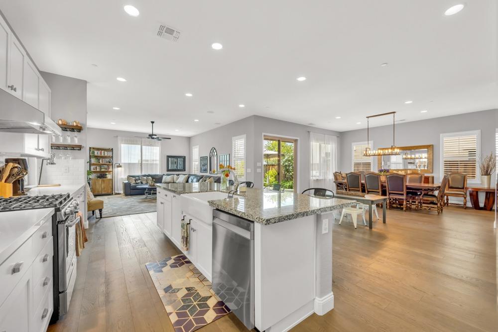 5554 Cannes Way