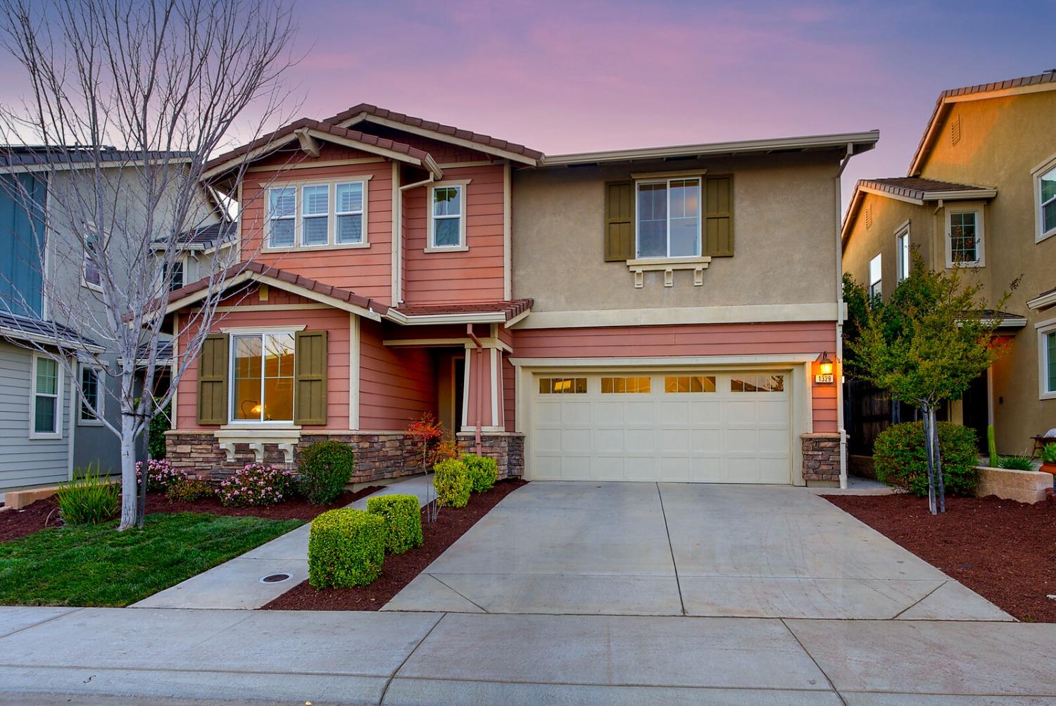 1329 Larkspur Drive
