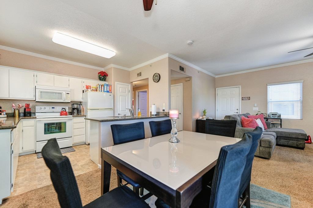 10001 Woodcreek Oaks Boulevard 1725