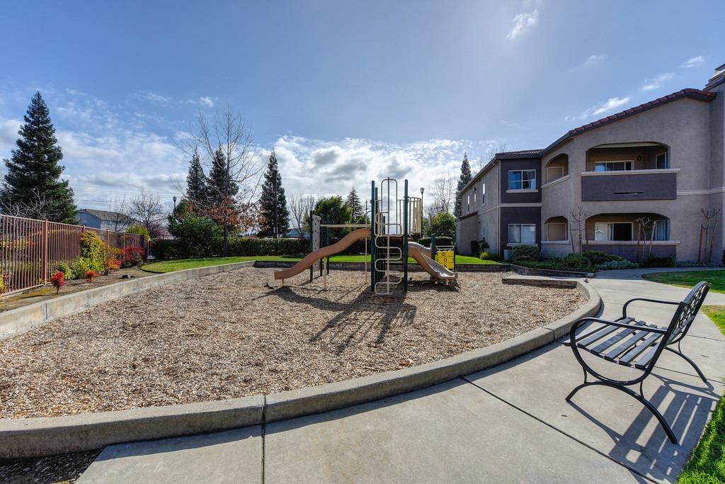 10001 Woodcreek Oaks Boulevard 1725