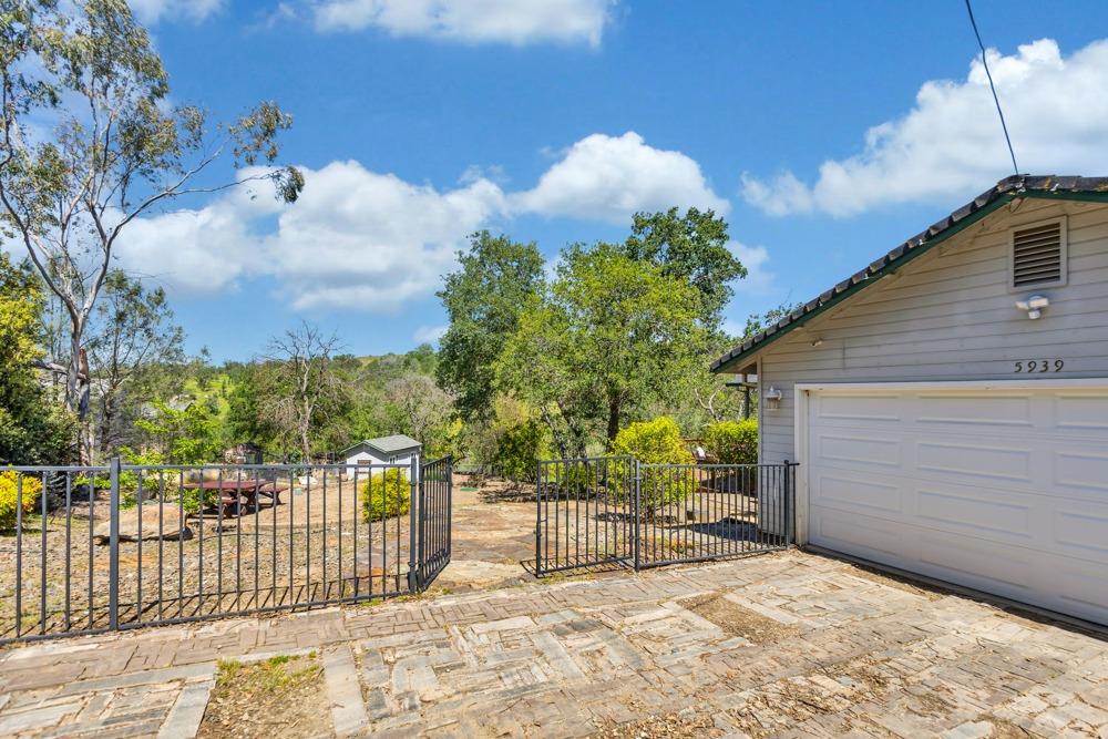 5939 Davidson Court