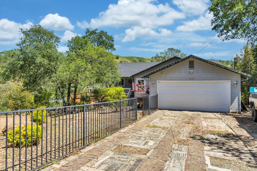 5939 Davidson Court