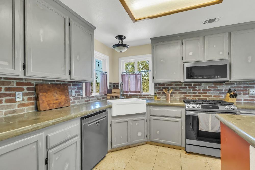 5939 Davidson Court