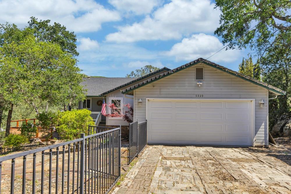5939 Davidson Court