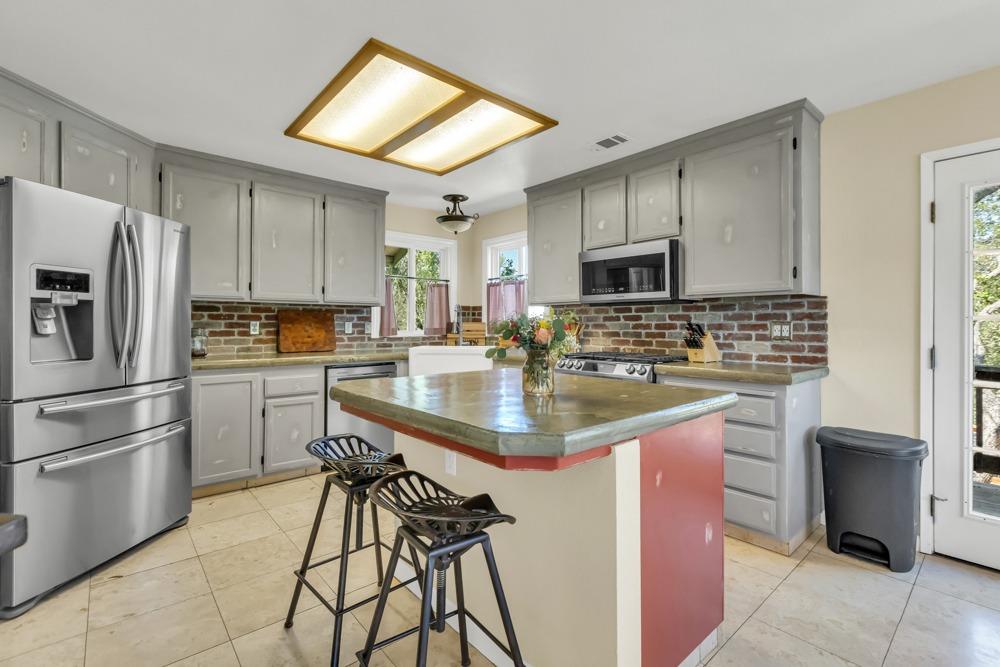 5939 Davidson Court