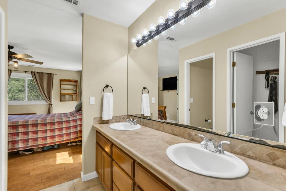 5939 Davidson Court