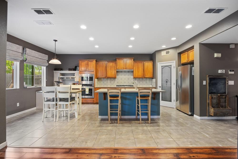 1219 Seymour Circle