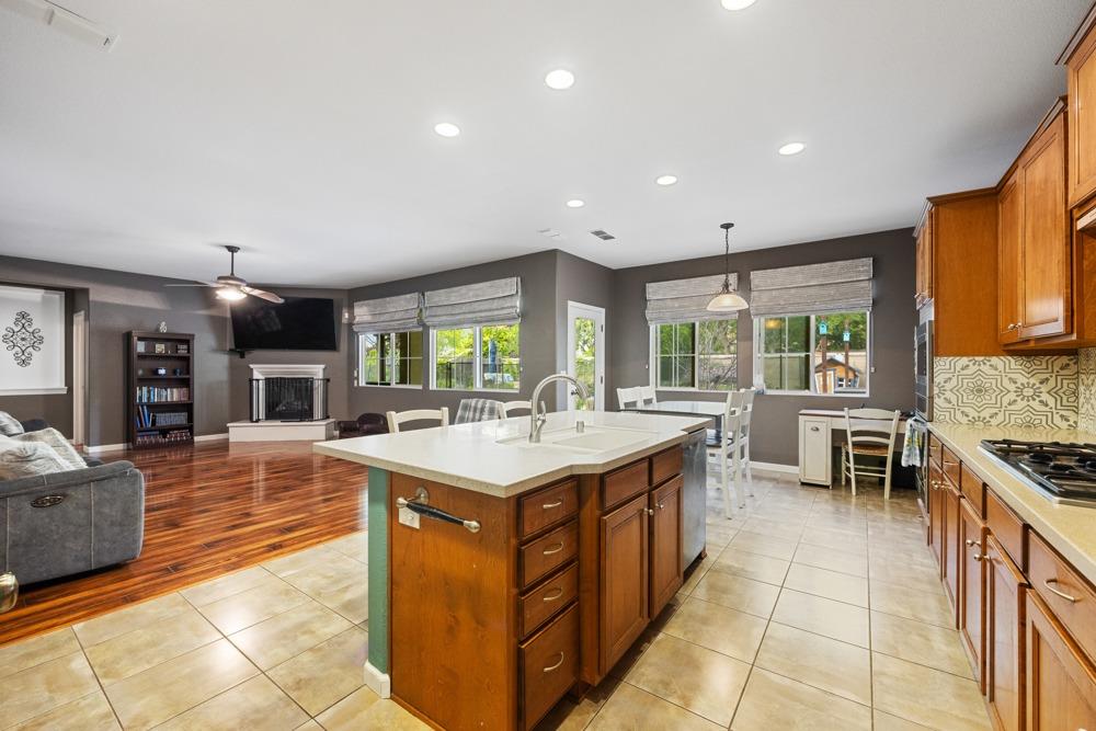 1219 Seymour Circle