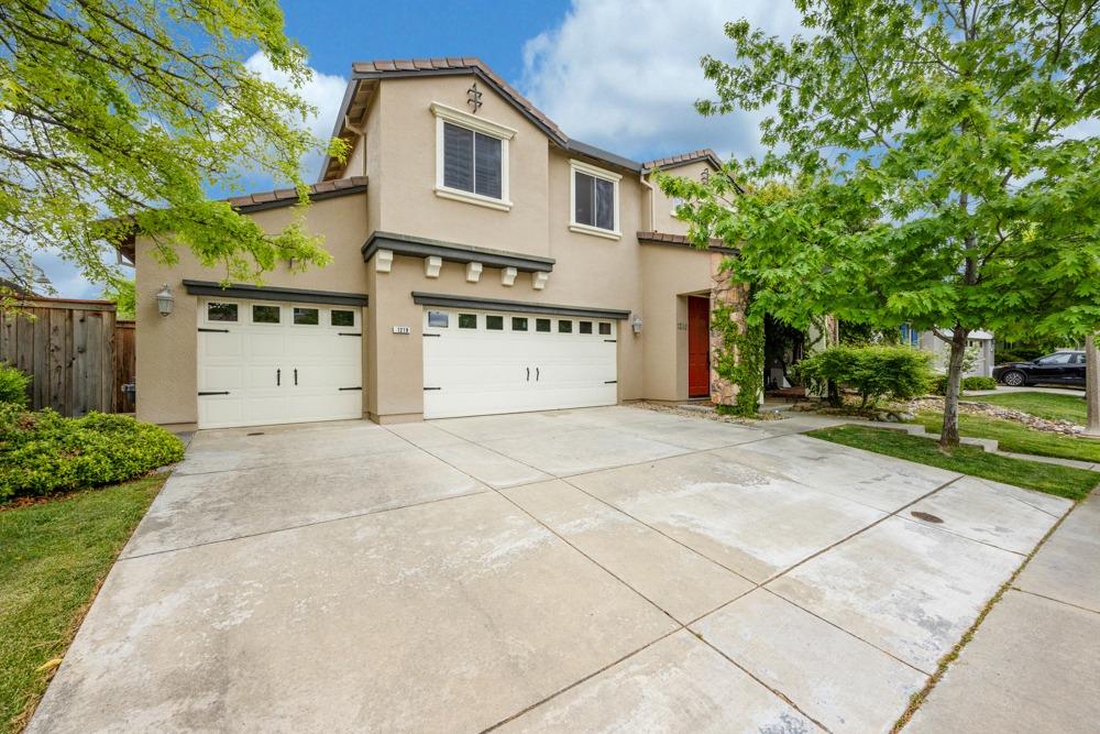 1219 Seymour Circle