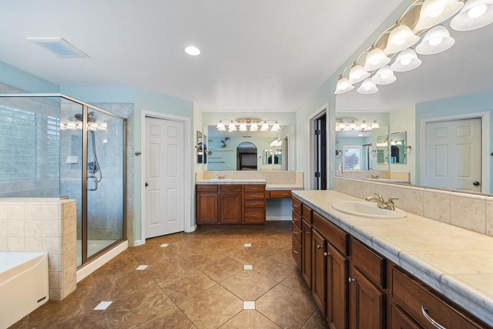 1219 Seymour Circle