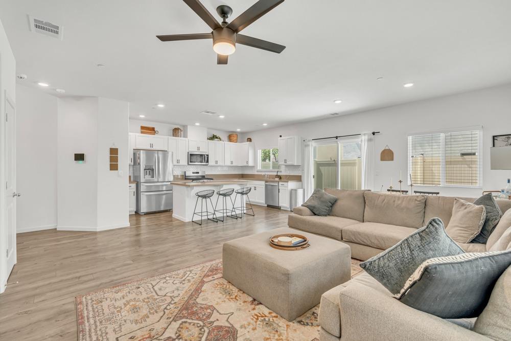 3855 Sunsetparke Way